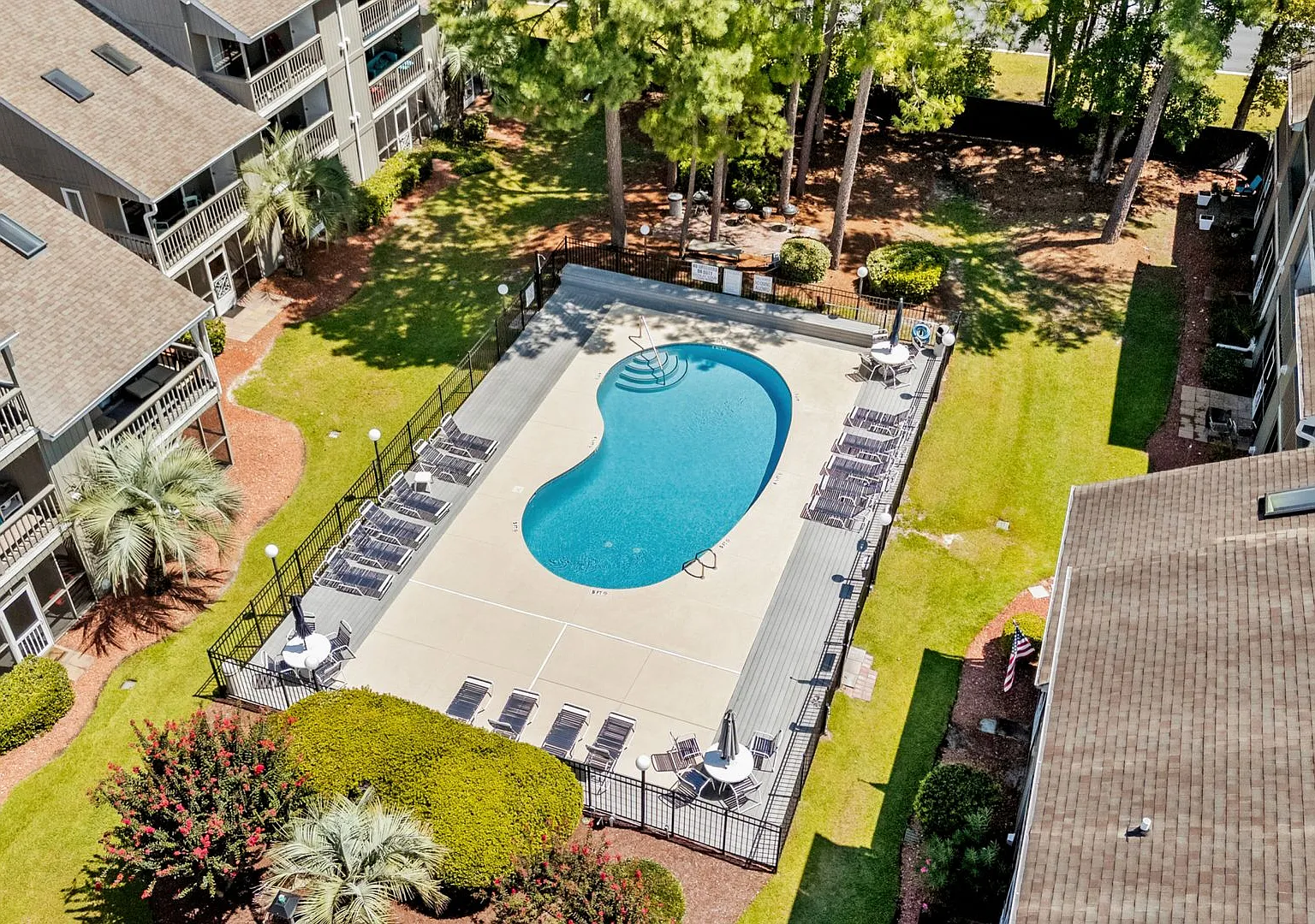 Easy Ground-Floor Coastal LivingFurnished 2BR/2BA with Resort Amenities — Photo 3