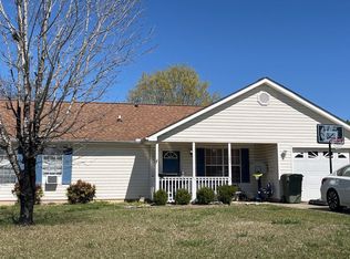 102 Country Gardens Dr, Fountain Inn, SC 29644