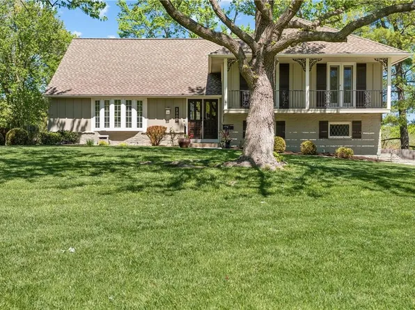 2300 W 103rd Ter, Leawood, KS 66206