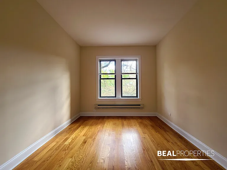 3720-28 N Pine Grove Ave — Photo 12