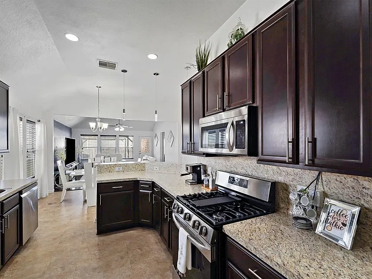 18523 Windy Stone Dr — Photo 9