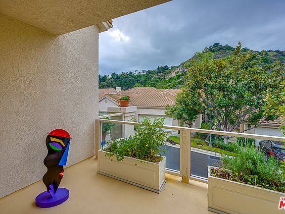5th image of 708 Palisades Dr