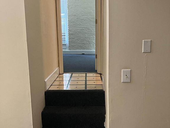 5th image of 1601 W Cary St APT 4