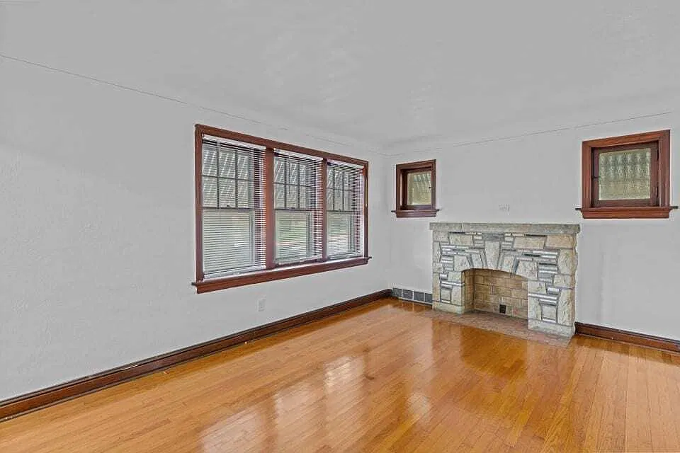 1105 Hornsby Avenue - 1 — Photo 4