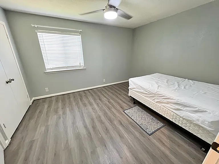 724 S Welch St #9 — Photo 8