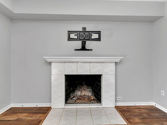 5th image of 9942 Treetop Dr APT 2W