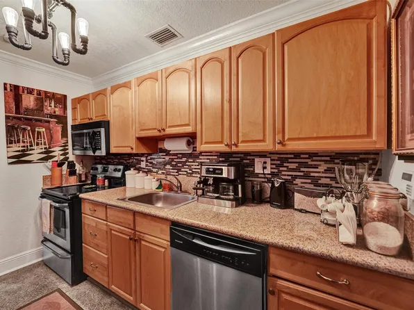 2516 NE 12th Avenue, Pompano Beach, FL 33064