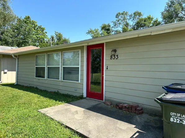 833 E 11th St, Lawrence, KS 66044