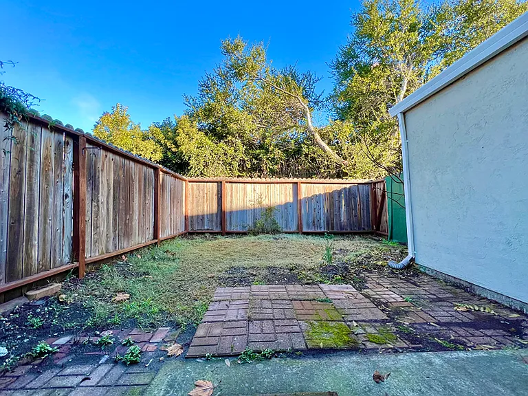 Adobe Creek Apartments — Photo 16