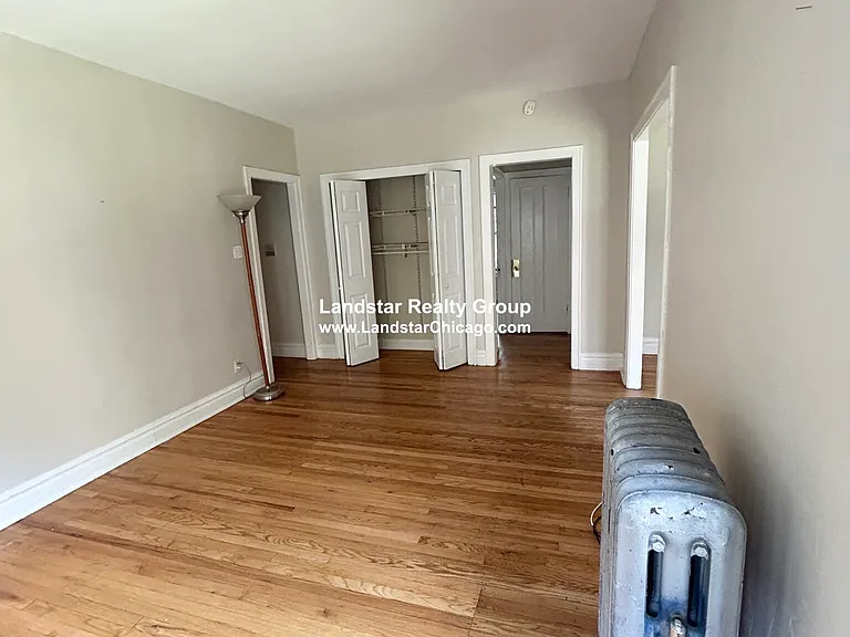 916 Reba Pl #1N — Photo 2