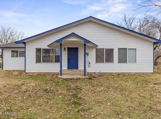 520 Wautoma Rd, Sunnyside, WA 98944