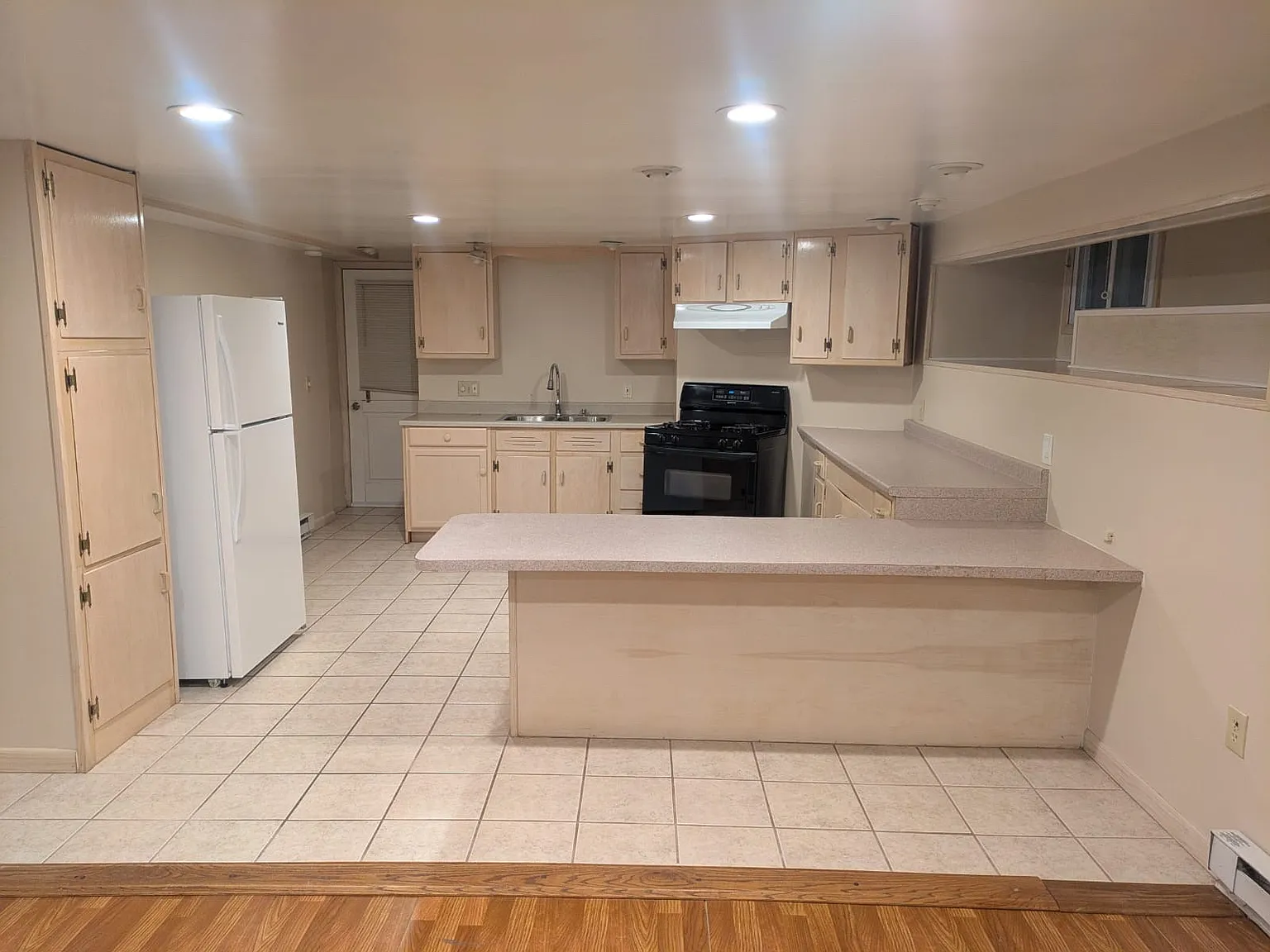 1 bed, 850 sqft, $2,350 — Photo 1