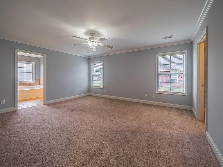 2740 Foxcroft Cir — Photo 26