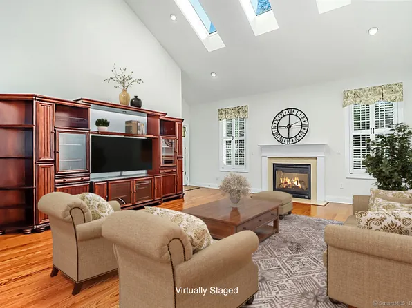 66 Watkins Drive #66, Newtown, CT 06482