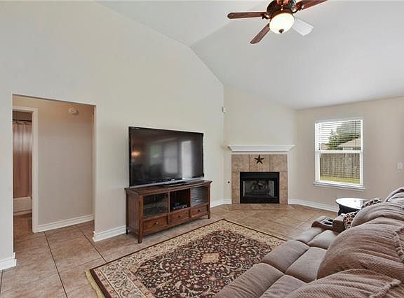 5th image of 114 Tanglewood Ln