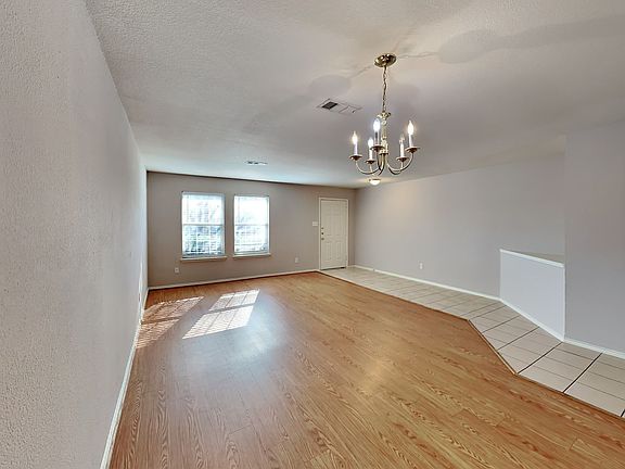3rd image of 1068 Appaloosa Cir