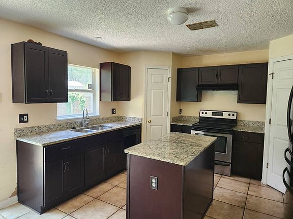 2nd image of 7431 Overland Park Blvd