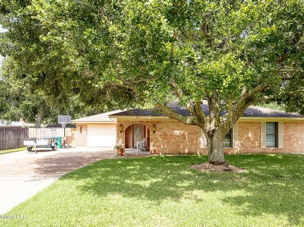 311 Bills Ave, Ocean Springs, MS 39564