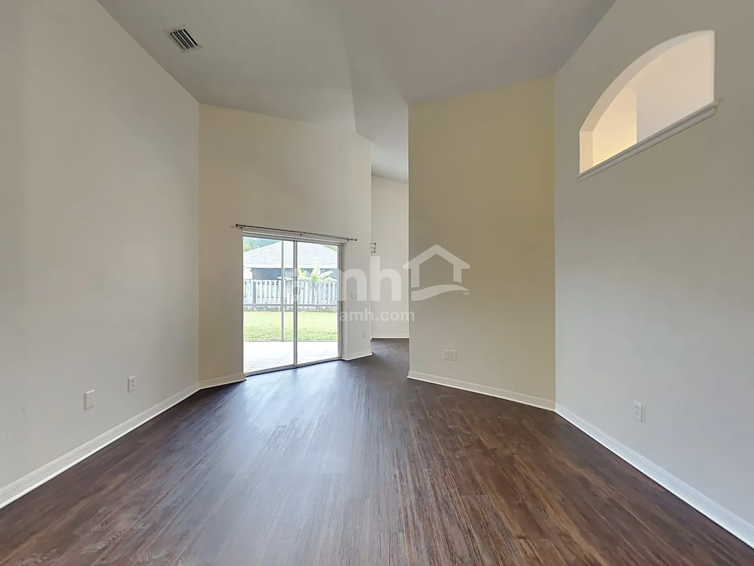 3 bed, 2.0 bath, 1699 sqft, $2,875 — Photo 3