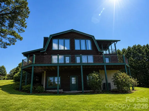 124 Woodard Ln, Hayesville, NC 28904