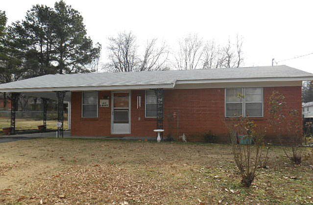 1st image of 304 E Gum St