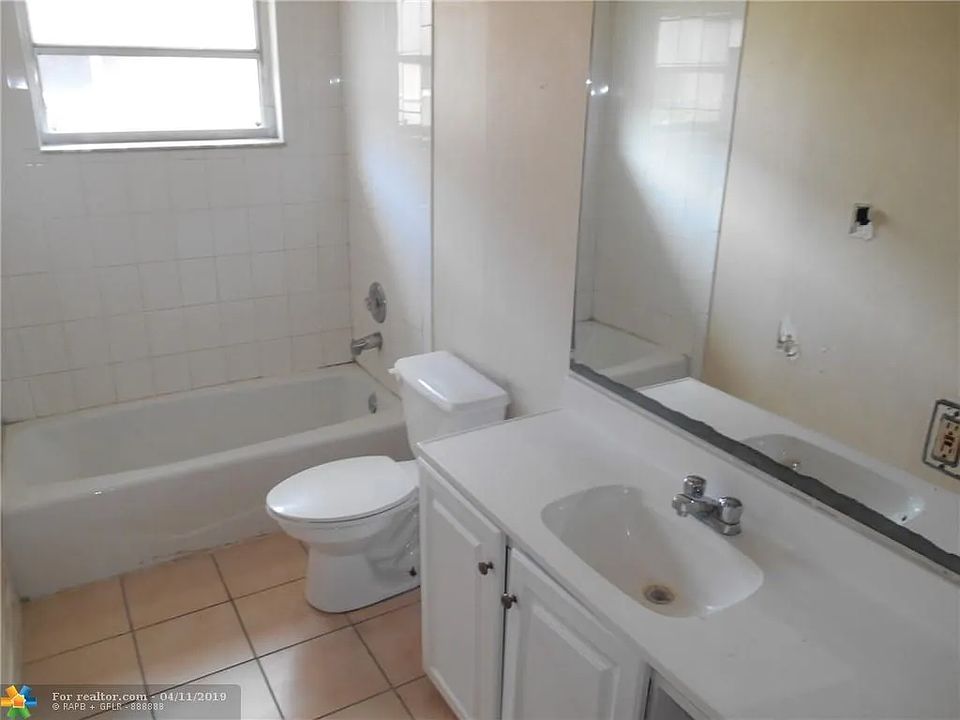 1st image of 1112 NW 8th Ave #1112