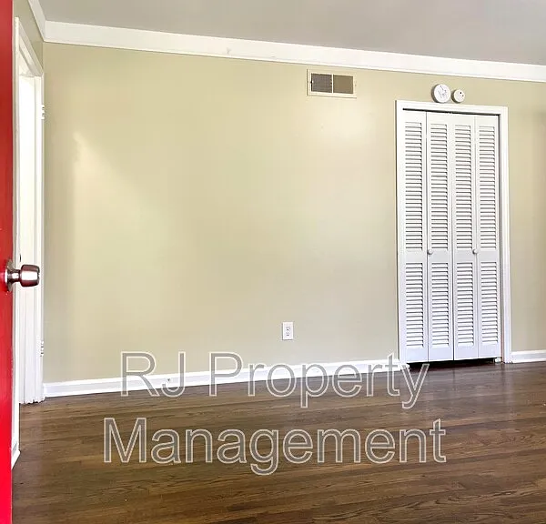 3284 Parham St — Photo 3
