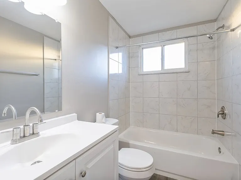 908 N Meadows Ct — Photo 12