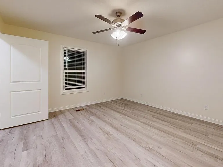 Routt Lake Townhomes — Photo 12