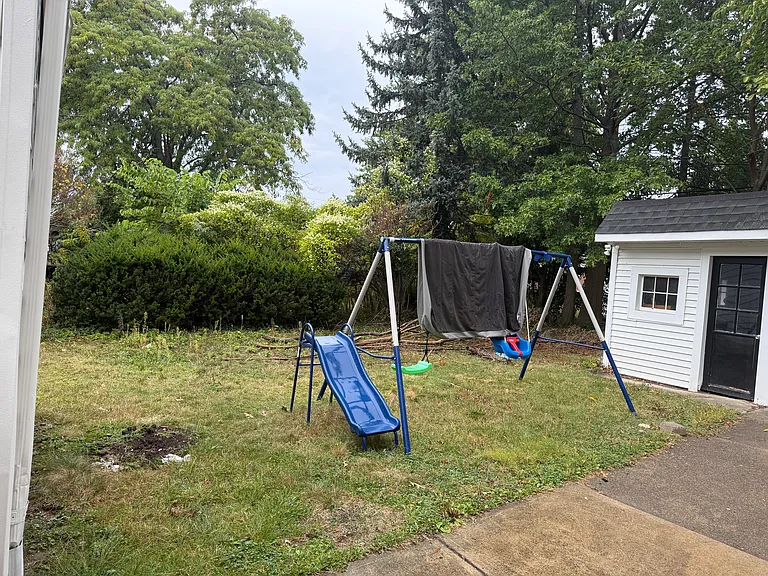21171 Westport Ave — Photo 11
