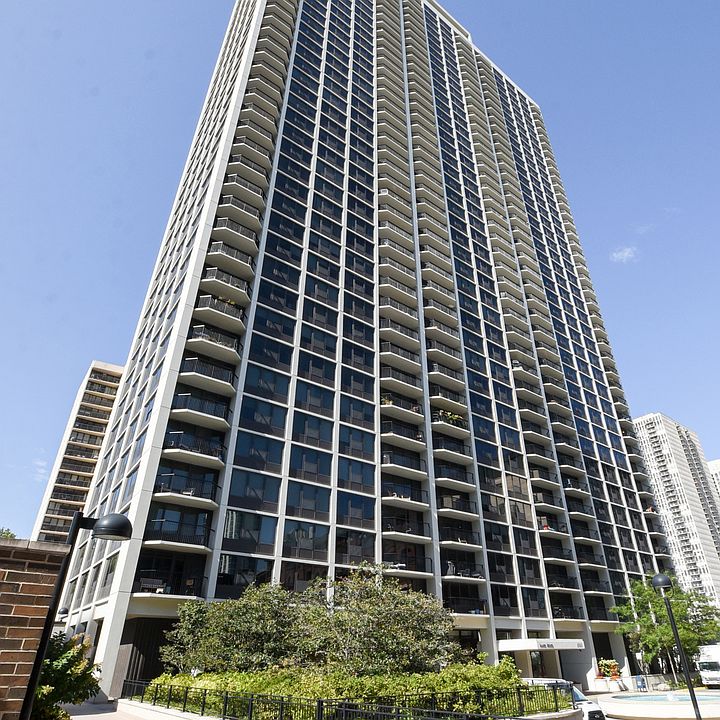 1st image of 1560 N Sandburg Ter APT 4001