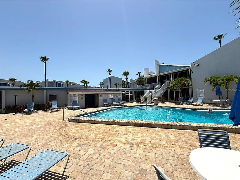201 Medallion Blvd #D — Photo 26