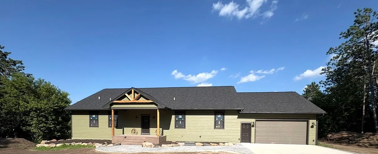 3 bed, 3840 sqft, $3,685 — Photo 1