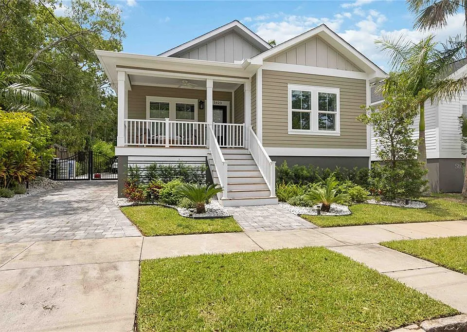 1623 8th Ave W