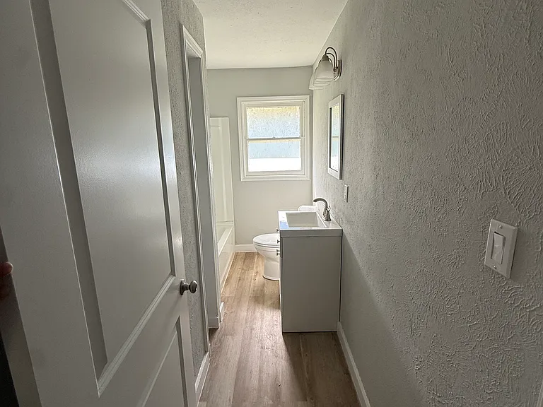 922 Alan Rd — Photo 4