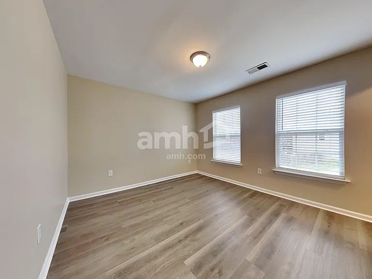 1056 Whitlow Blvd — Photo 16