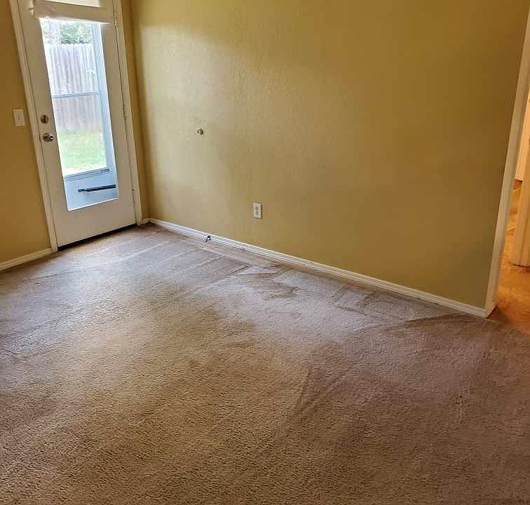 1st image of 2541 Dayflower Ln #1
