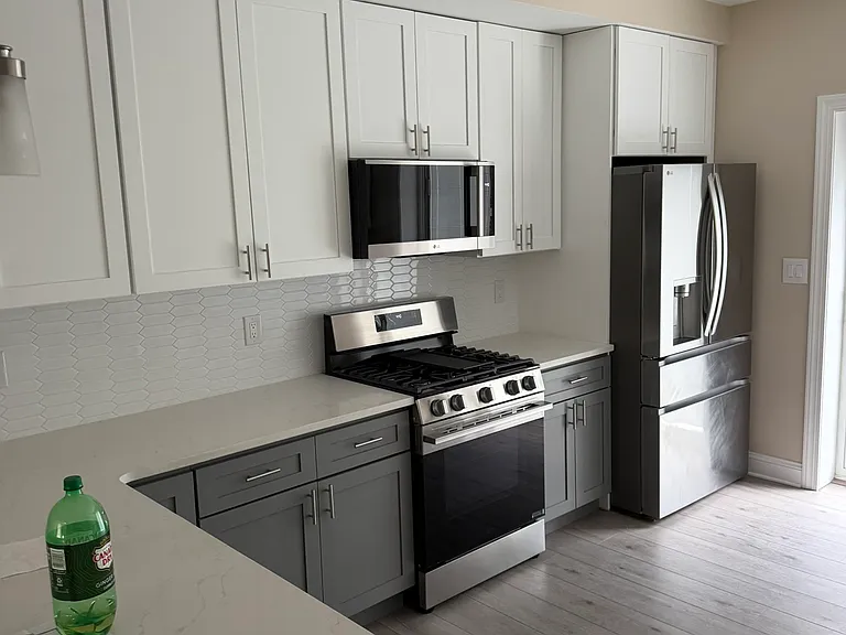 2709 E Monmouth St — Photo 1