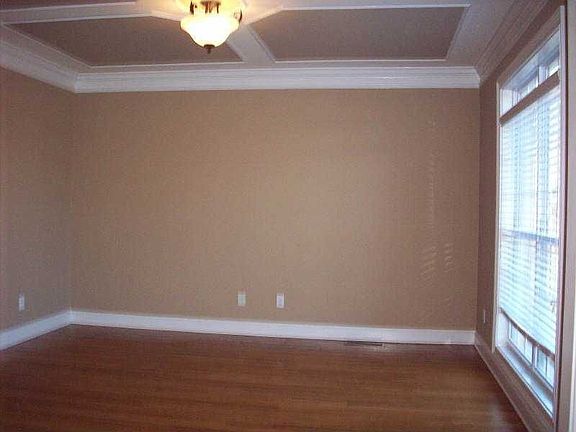 3rd image of 709 Alberta Dr
