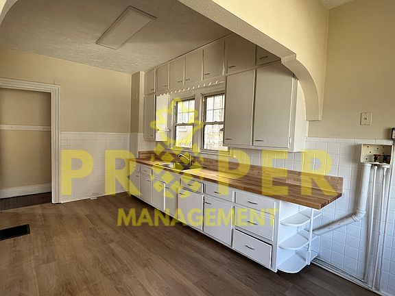 4th image of 145 Santa Clara Ave