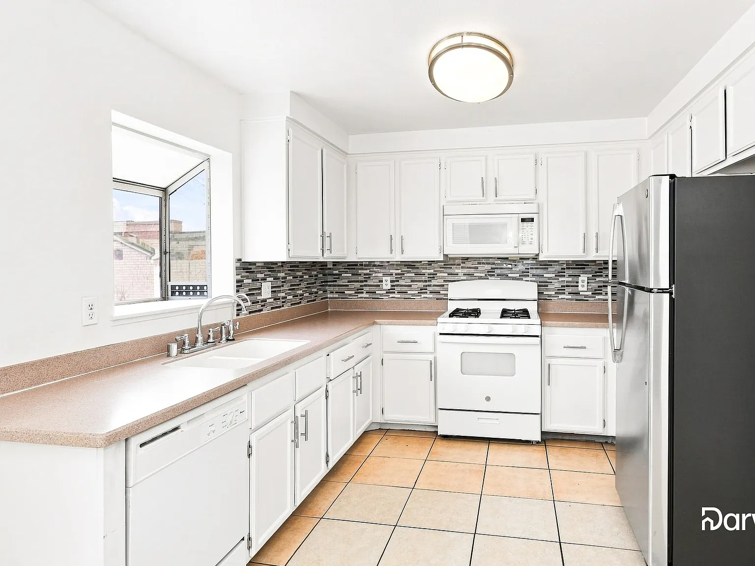 3 bed, 3.0 bath, 1789 sqft, $2,125 — Photo 3