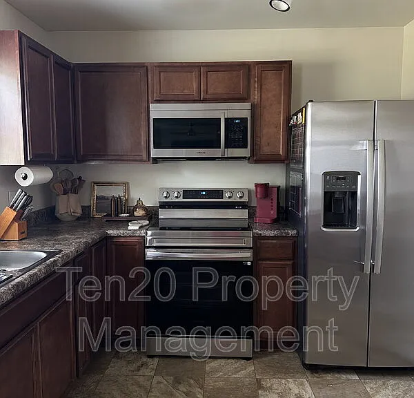 753 Compass Trl — Photo 2