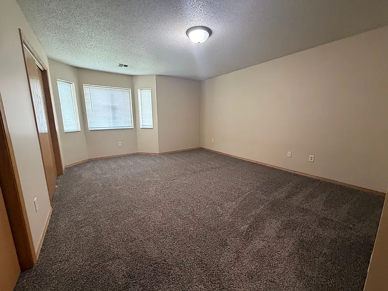 3619 W Ralph Rogers Rd — Photo 10