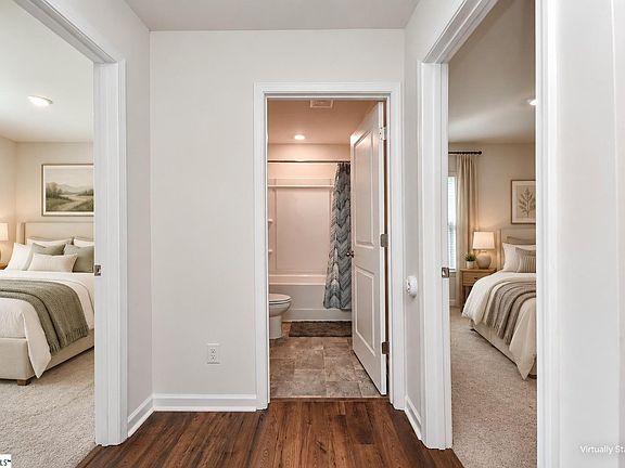 4th image of 143 Boxbury Way