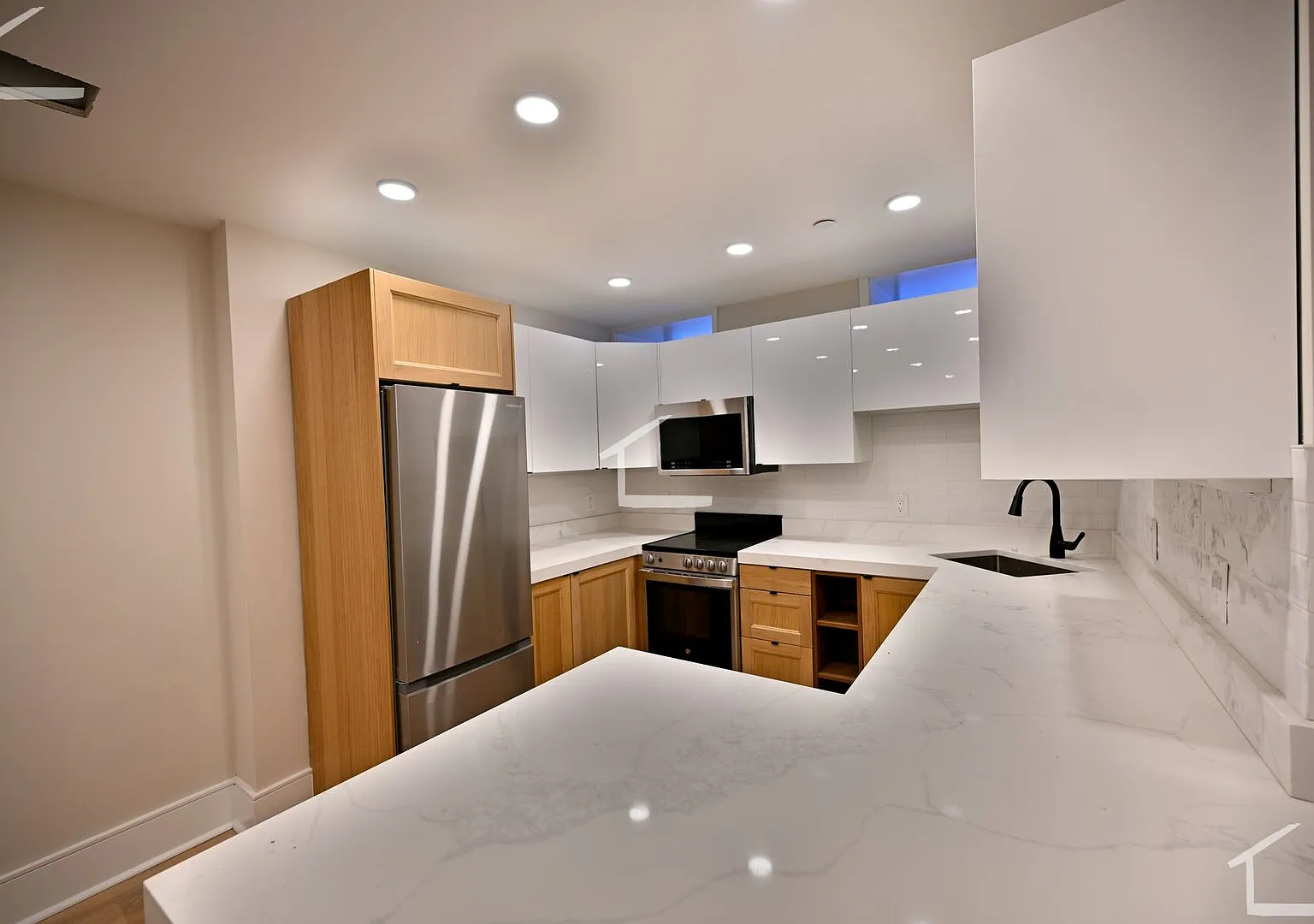 Newly renovated Bay Village 2-bed; Available for May or June! — Photo 4
