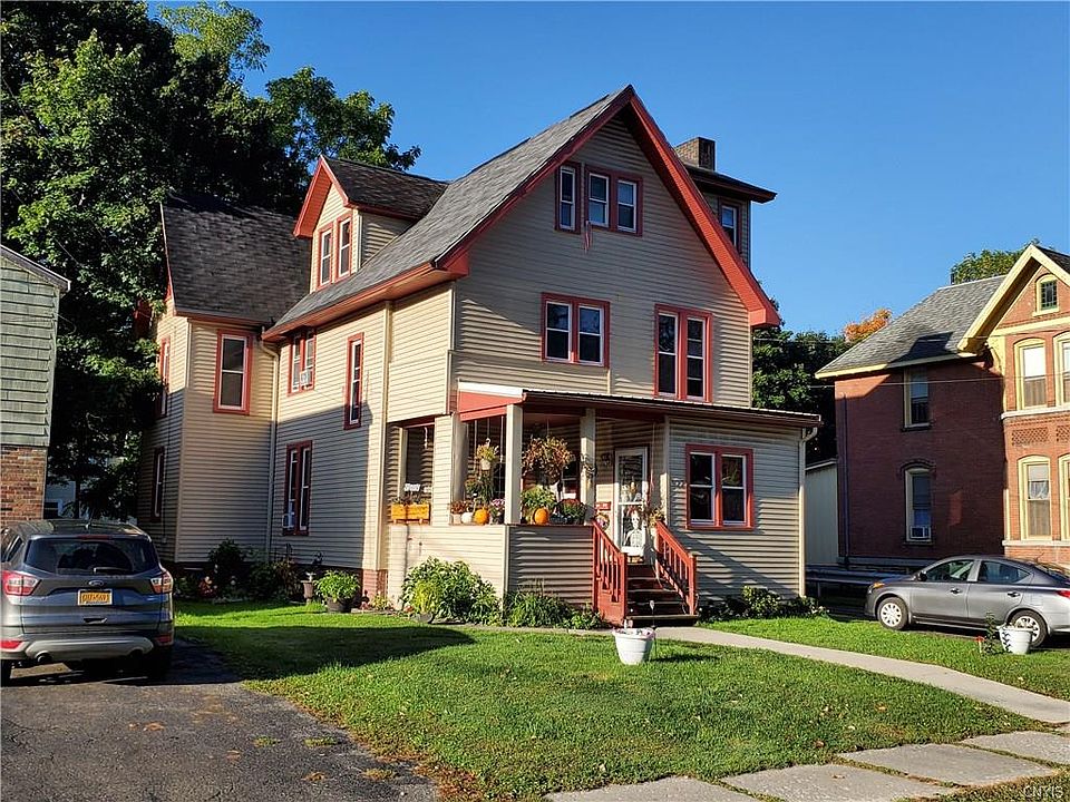 1st image of 122 N Main St
