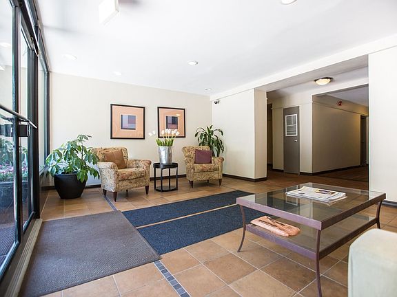 2nd image of 5112 Macarthur Blvd NW APT 212
