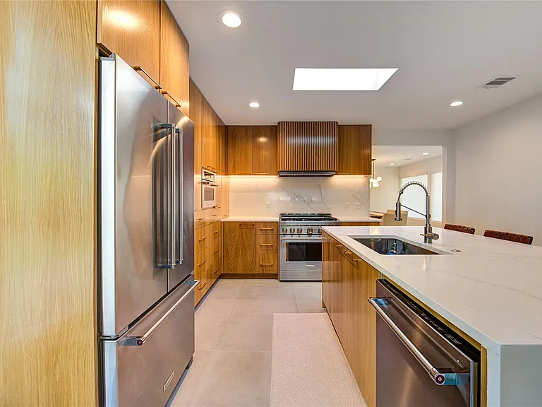 303 Isolde Dr — Photo 9