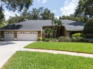 1422 Hounds Hollow Ct, Lutz, FL 33549