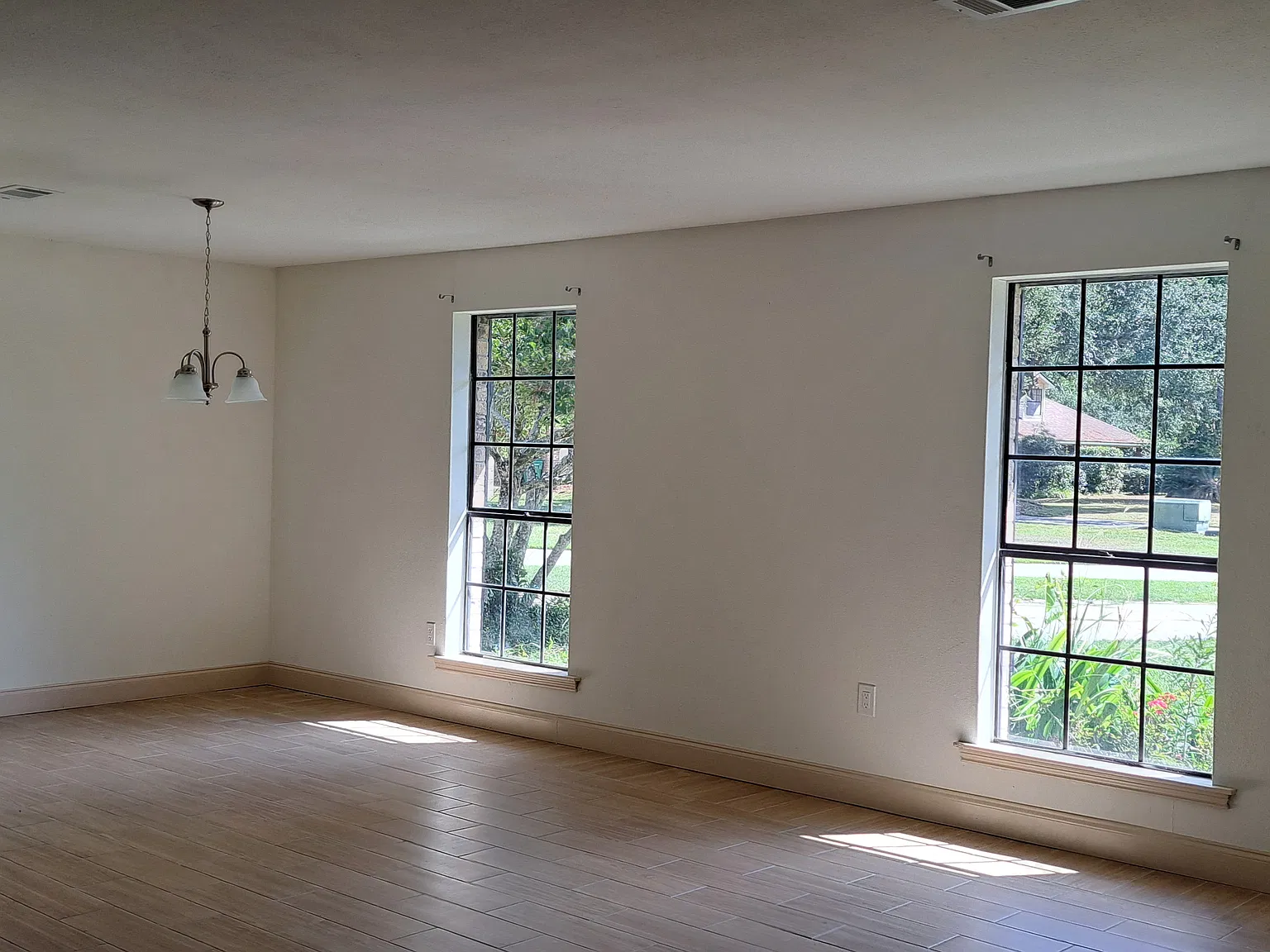 105 Ames Ct — Photo 4